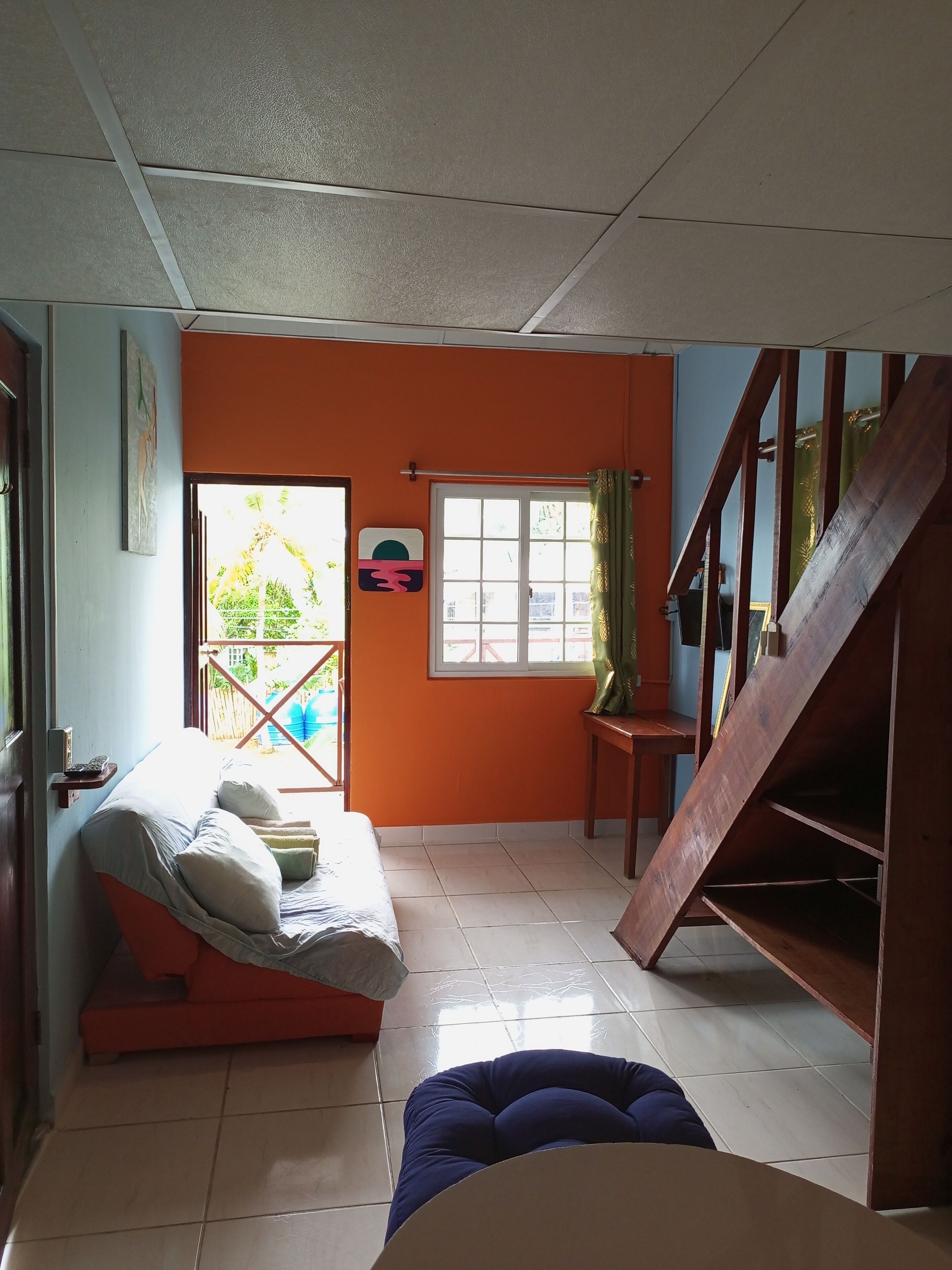 Căn hộ Deluxe, 1 giường cỡ queen và sofa giường, tầng lửng | Bàn ủi/dụng cụ ủi quần áo, truy cập Internet không dây miễn phí 