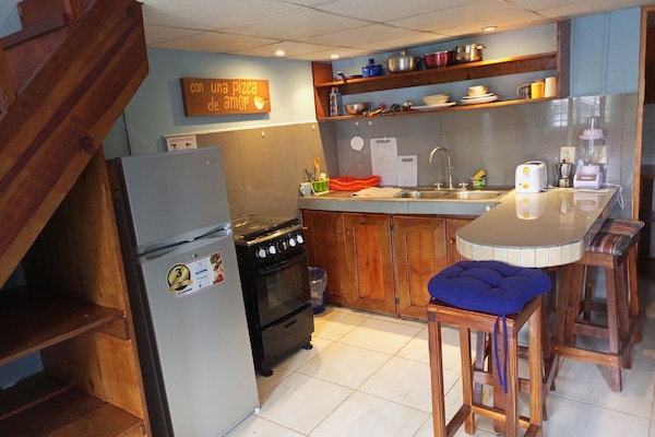 Refrigerador, horno, tostadora, licuadora