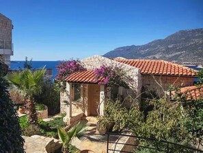 Minibar, caja de seguridad en la habitación y sistema de insonorización 