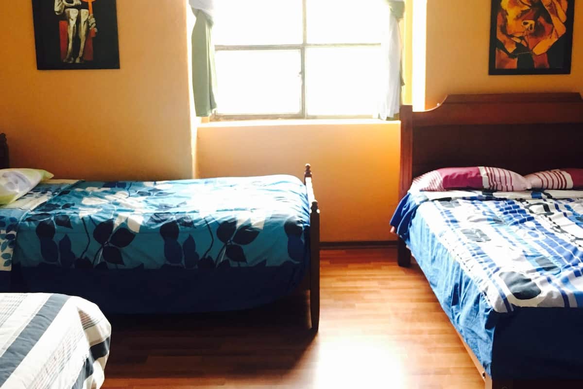1 habitación, muebles diferentes, insonorización y wifi gratis