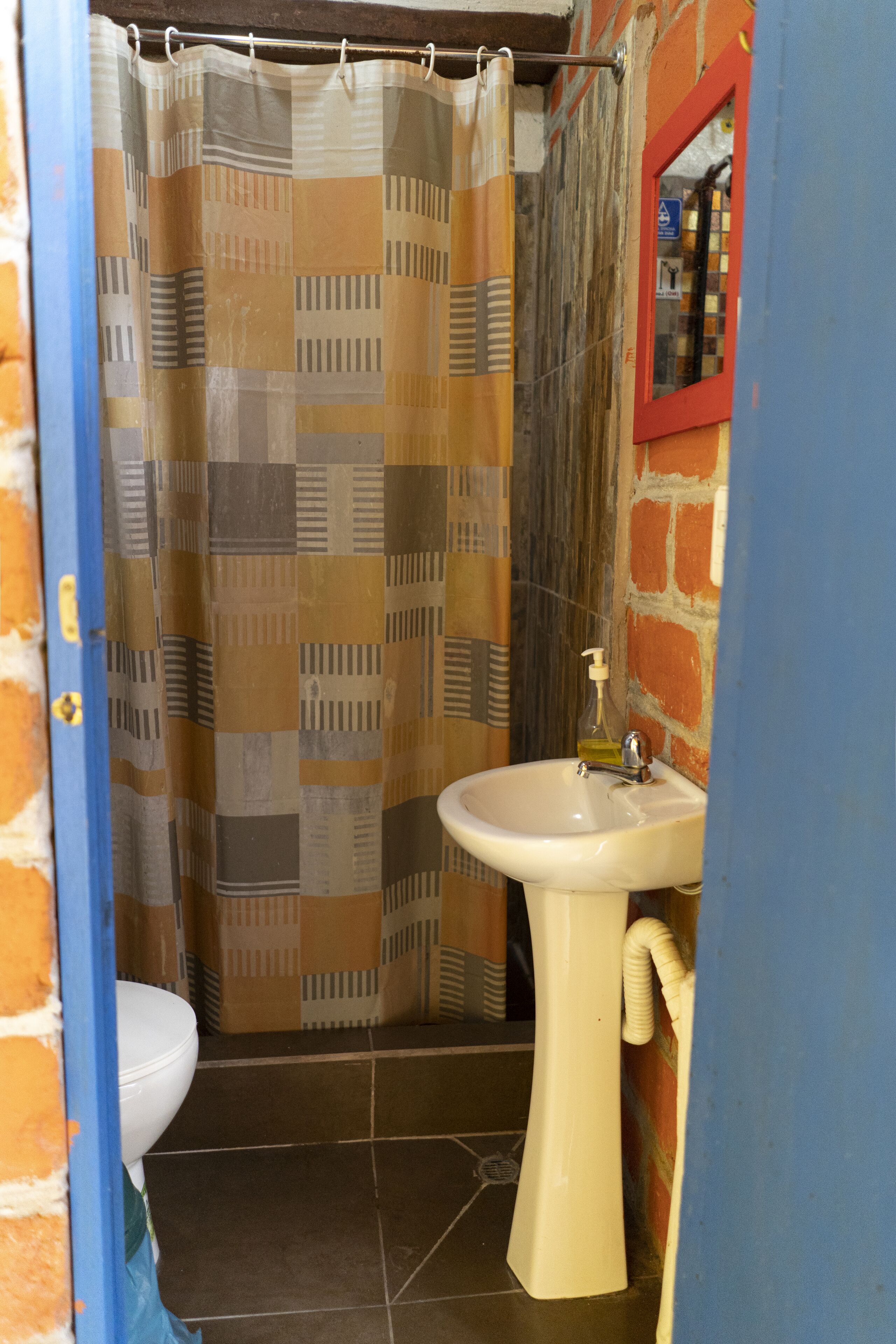 economy shared dormitory | bathroom | combined shower/bathtub, free toiletries, hair dryer, towels