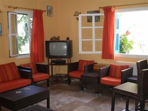 Déjeuner, dîner et souper servis sur place