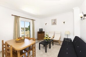 Blackout drapes, free cribs/infant beds, bed sheets - Torre da Aldeia by Portugalferias (Albufeira)