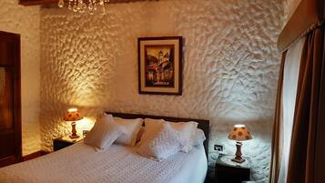 Premium bedding, individually decorated, individually furnished, desk