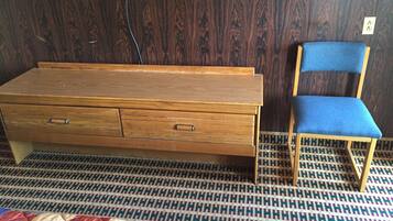 Phòng Tiêu chuẩn, 1 giường cỡ queen | Bàn, phòng cách âm, bàn ủi/dụng cụ ủi quần áo