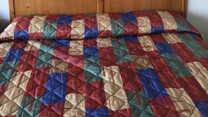 Standard Room, 1 King Bed | Desk, soundproofing, iron/ironing board, WiFi (free) - Relax Inn (Shelby)