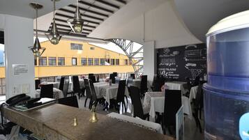 Bar (en la propiedad)