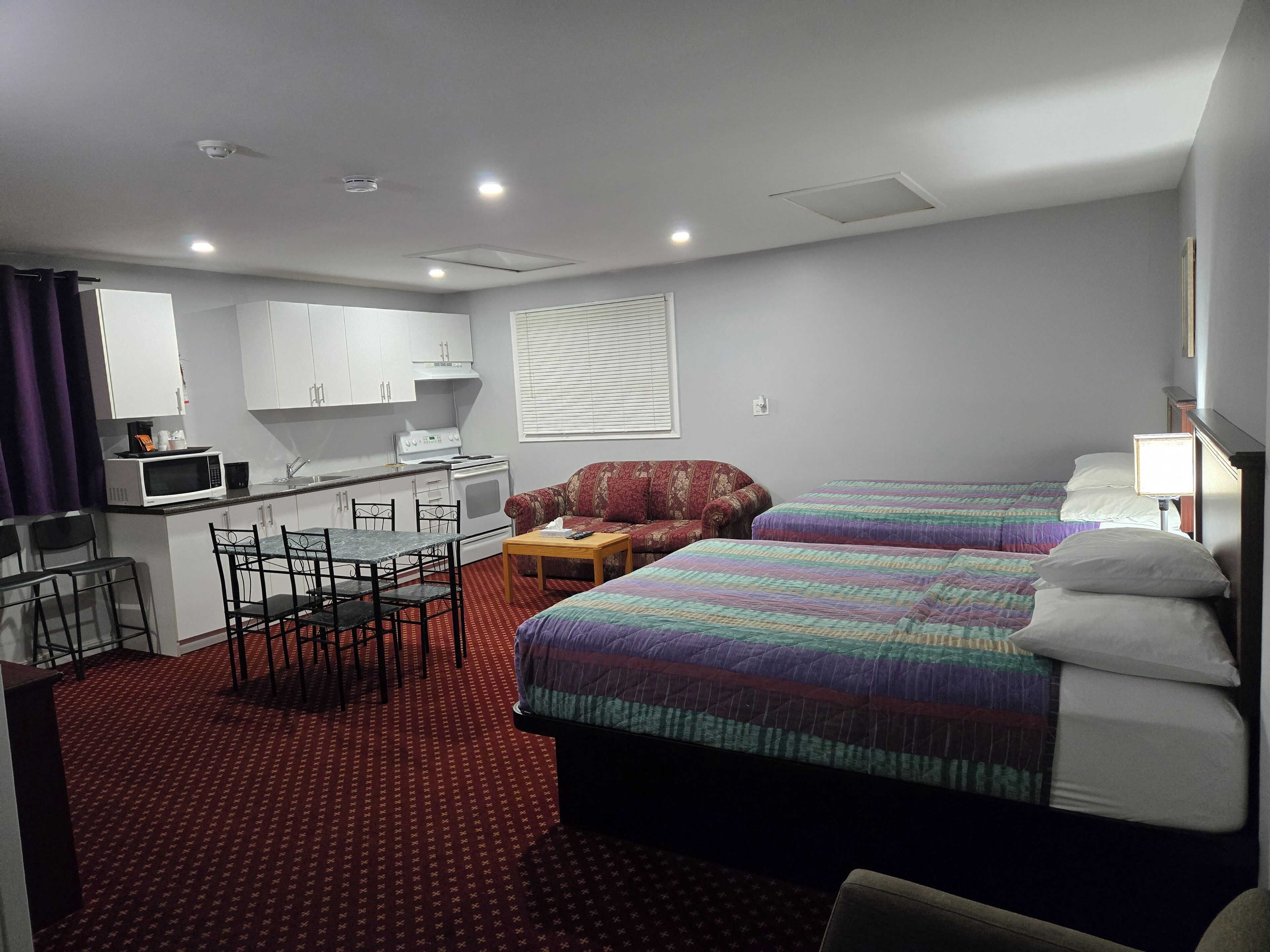 双人房, 多张床, 厨房 | 免费 WiFi、床单