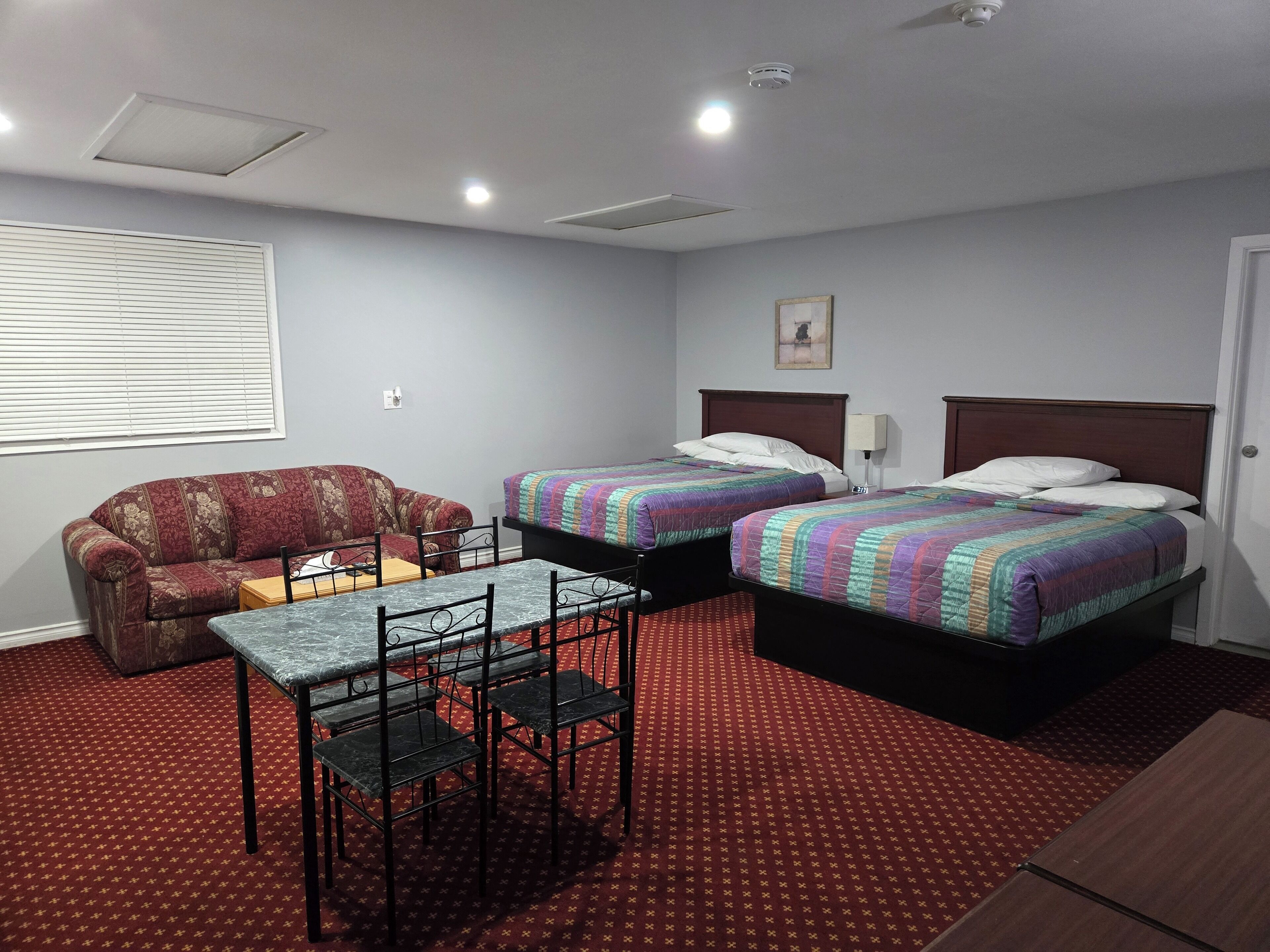 Double Room, Multiple Beds, Kitchen | Free WiFi, bed sheets