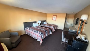 Double Room | Desk, iron/ironing board, free WiFi, bed sheets