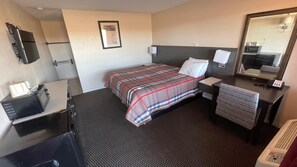 Standard Room, 1 King Bed | Desk, iron/ironing board, free WiFi, bed sheets - Regal Motel in Las Vegas, New Mexico (Las Vegas)