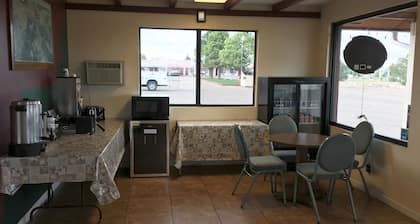 Regal Motel in Las Vegas, New Mexico