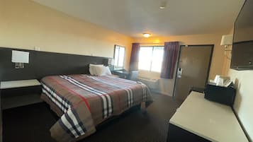 Standard Room, 1 King Bed | Desk, iron/ironing board, free WiFi, bed sheets