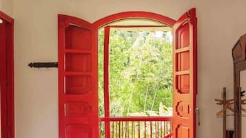 Deluxe Double Room, Private Bathroom, Garden View | Premium bedding, in-room safe, individually decorated
