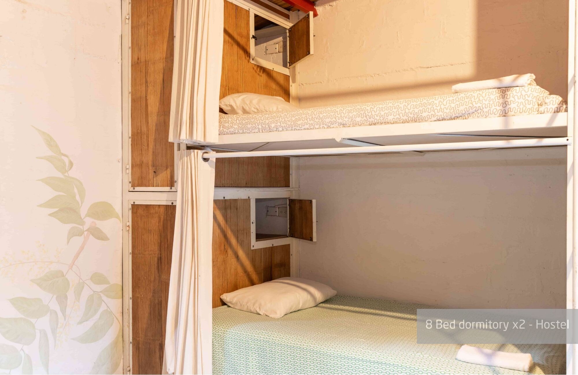 Economy Shared Dormitory, Mixed Dorm, Shared Bathroom, Garden View | Peti besi dalam bilik, dihias secara berasingan 