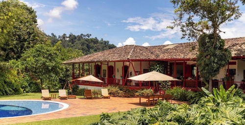 Hacienda Venecia Main House & Coffee Lodge
