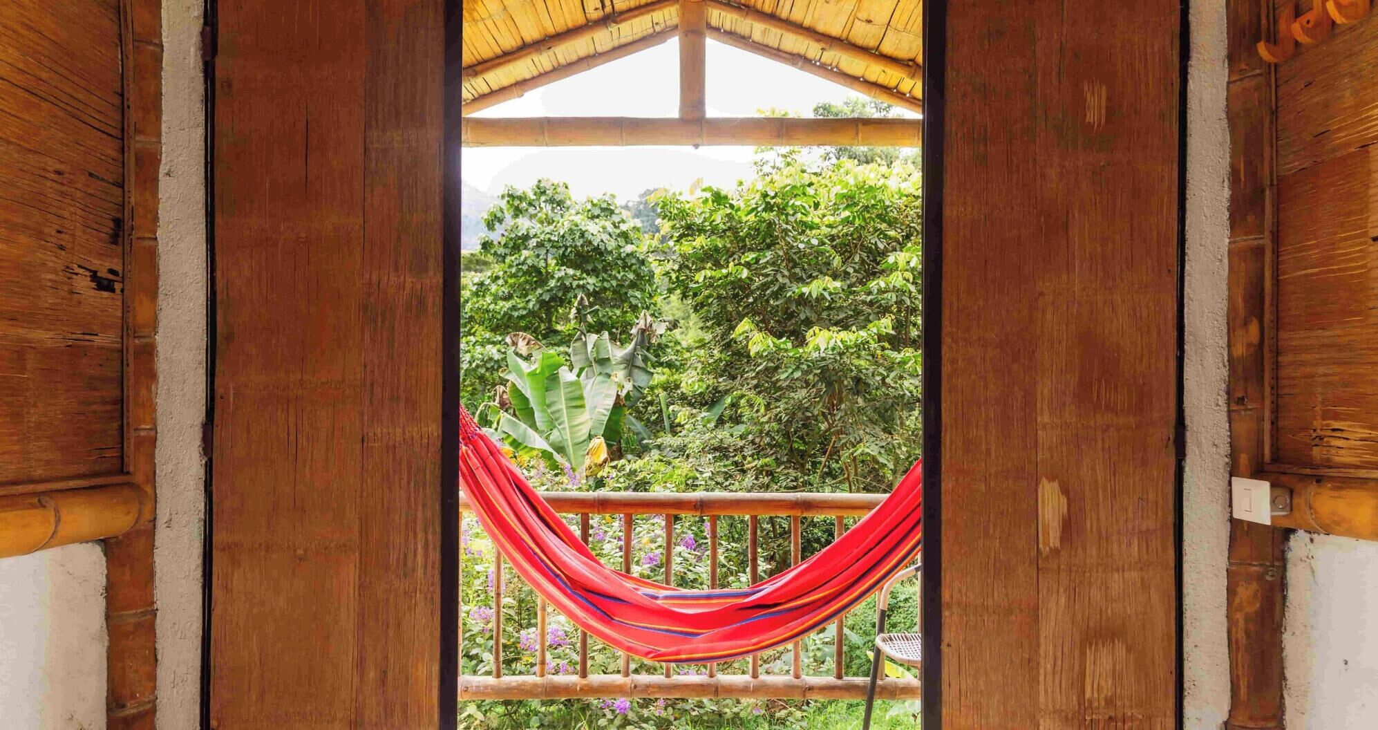 Quarto casal tradicional, banheiro compartilhado, vista para o jardim | Roupas de cama premium, cofres nos quartos, individualmente decorados