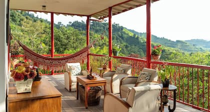 Hacienda Venecia Main House & Coffee Lodge