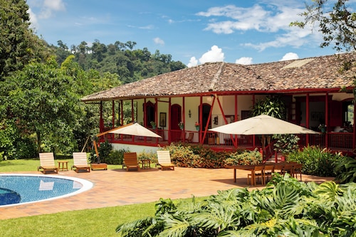 Hacienda Venecia Main House & Coffee Lodge