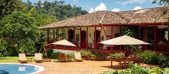 Hacienda Venecia Main House & Coffee Lodge
