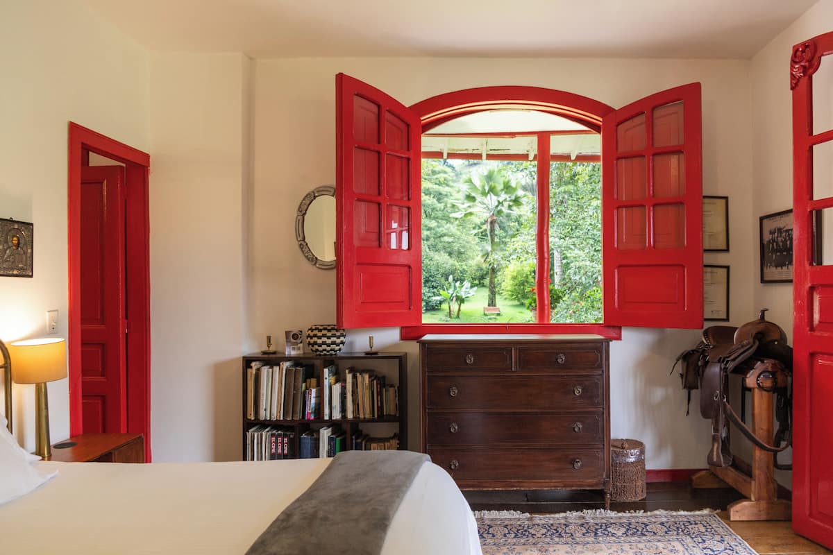 Deluxe Twin Room, 2 Twin Beds, Ensuite, Garden View | In-room safe, individually decorated, individually furnished, bed sheets