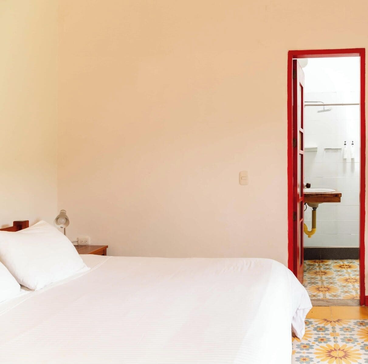 Place Blue Mountain COFFEE LODGE, private bathroom, garden views | Ylelliset vuodevaatteet, tallelokero huoneessa
