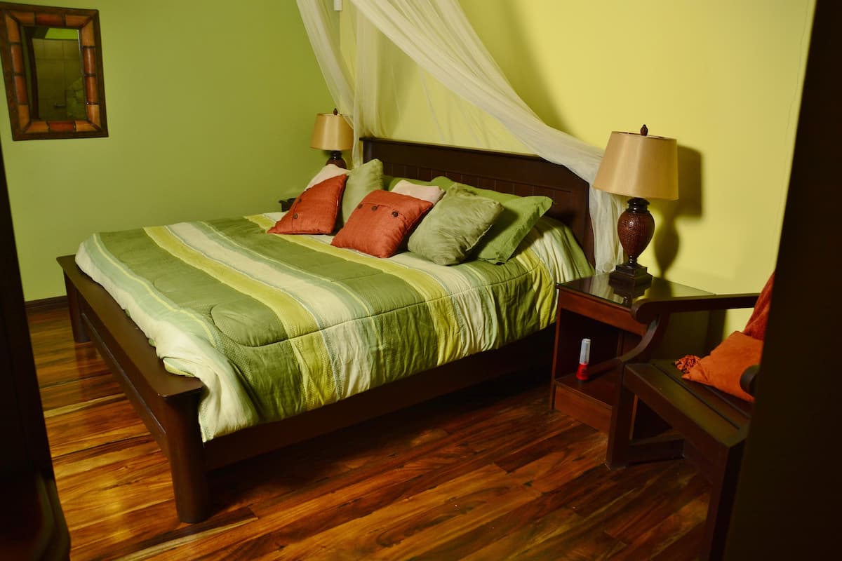Habitación doble Deluxe | Ropa de cama de alta calidad y minibar