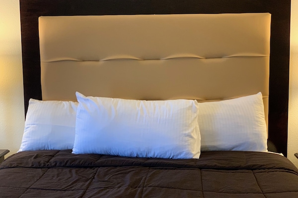 WiFi (free), bed sheets