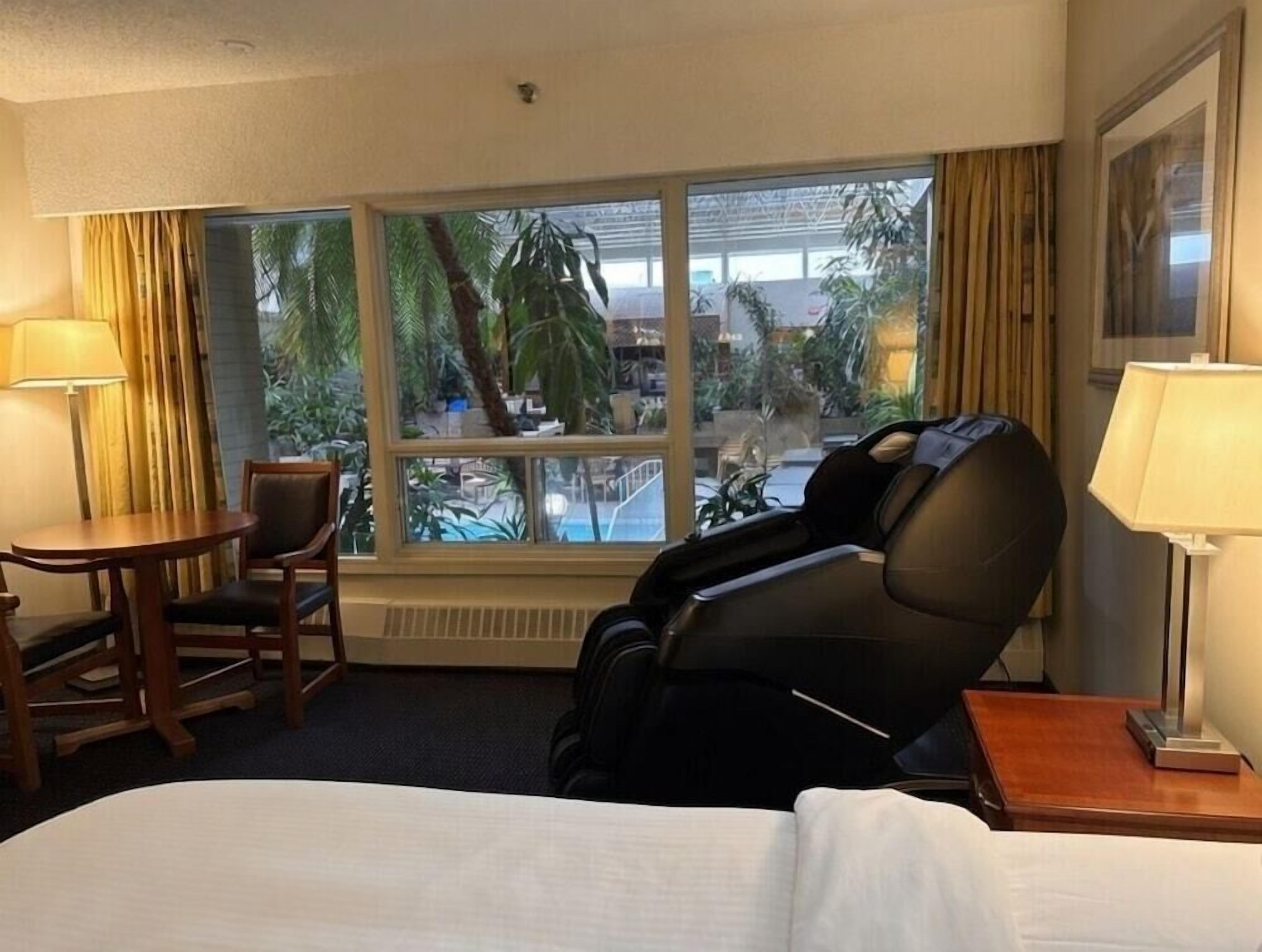 Iron/ironing board, free WiFi, bed sheets, wheelchair access