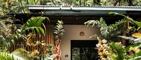 Comfort Loft, Multiple Beds | Terrace/patio