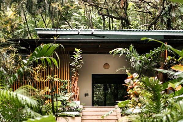 Comfort Loft, Multiple Beds | Terrace/patio - Makanas Beach Bungalows (Cóbano)