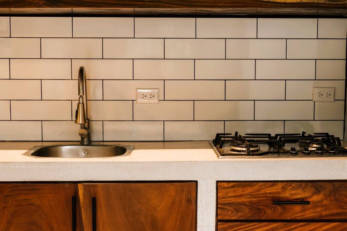 comfort apartment, 1 queen bed | private kitchen | coffee/tea maker, electric kettle