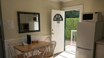Premier Suite, 2 Bedrooms | In-room dining