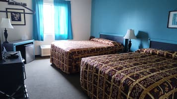 Quarto standard, 2 camas Queen, geladeira e micro-ondas | Wi-Fi de cortesia, roupa de cama, acesso para cadeiras de rodas