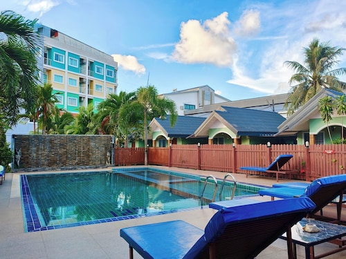 Phaithong Sotel Resort