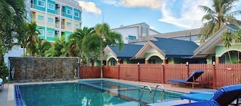 Phaithong Sotel Resort