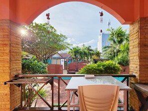 Deluxe Bungalow Garden | Terrass/Patio