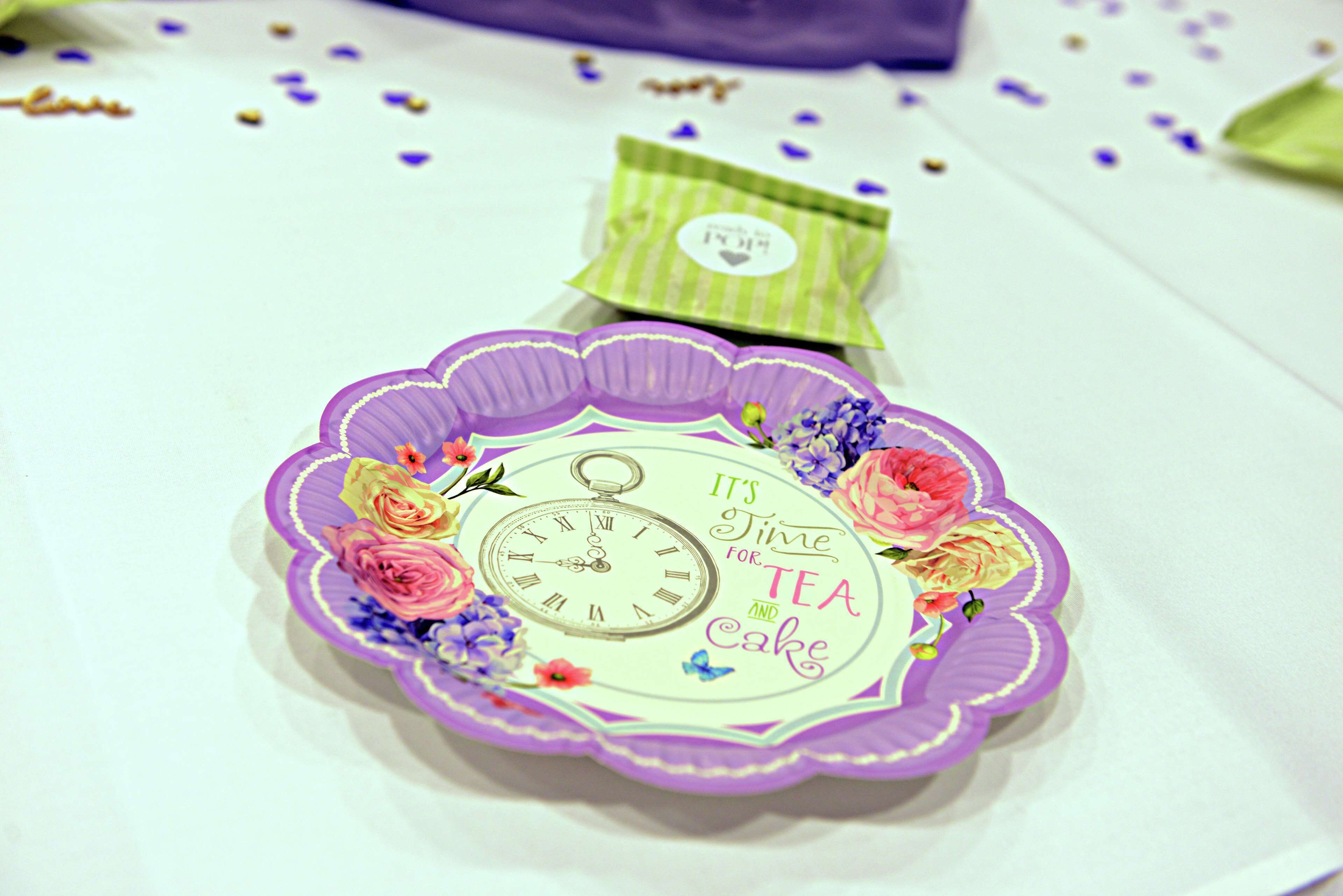 breakfast, lunch, dinner served; american cuisine