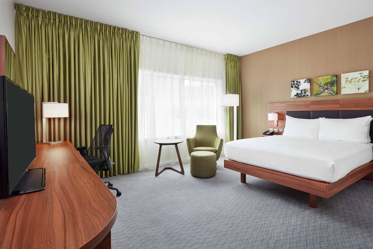 In-room safe, free cribs/infant beds, free WiFi, bed sheets