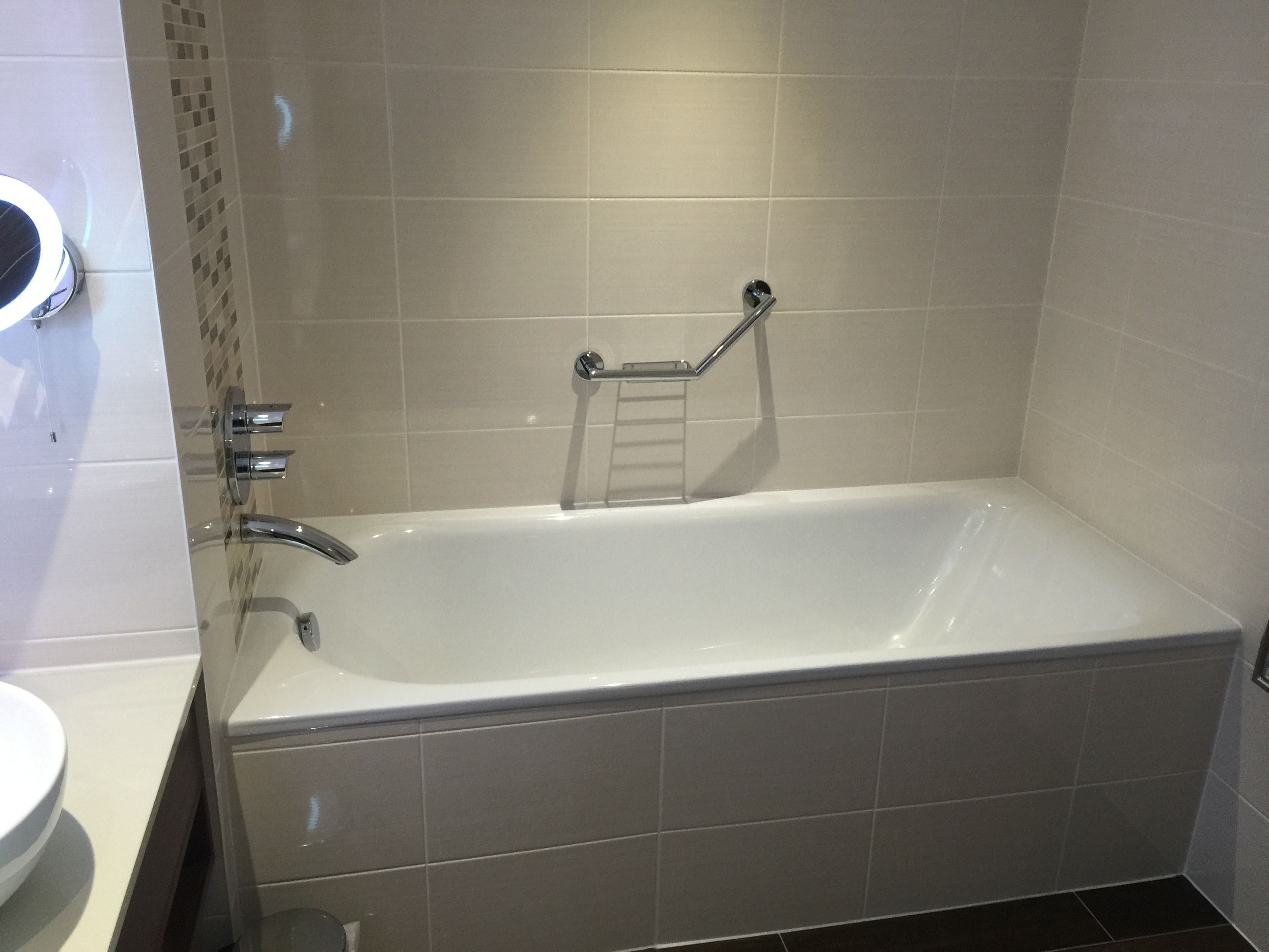 free toiletries, towels