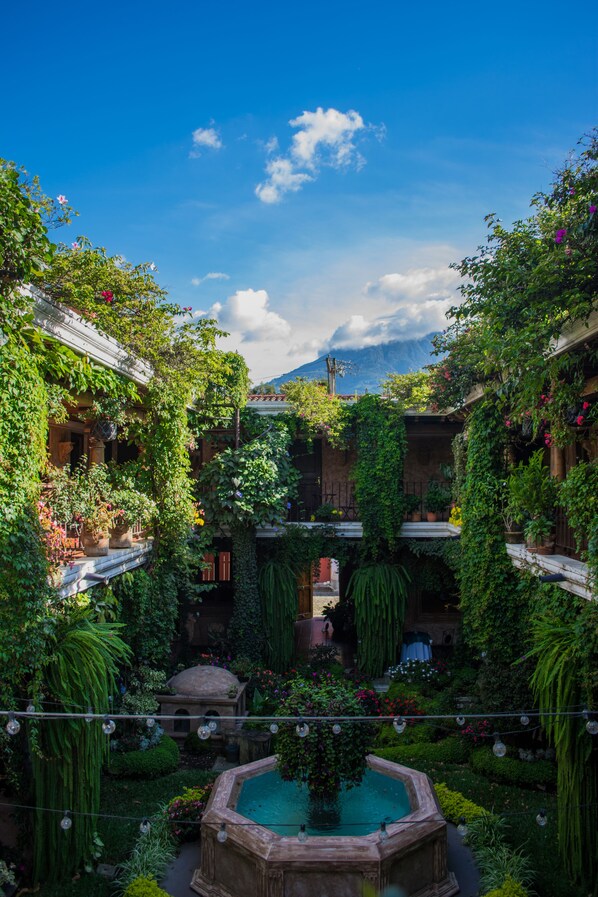 Garden - Hotel Genessis (Antigua Guatemala)