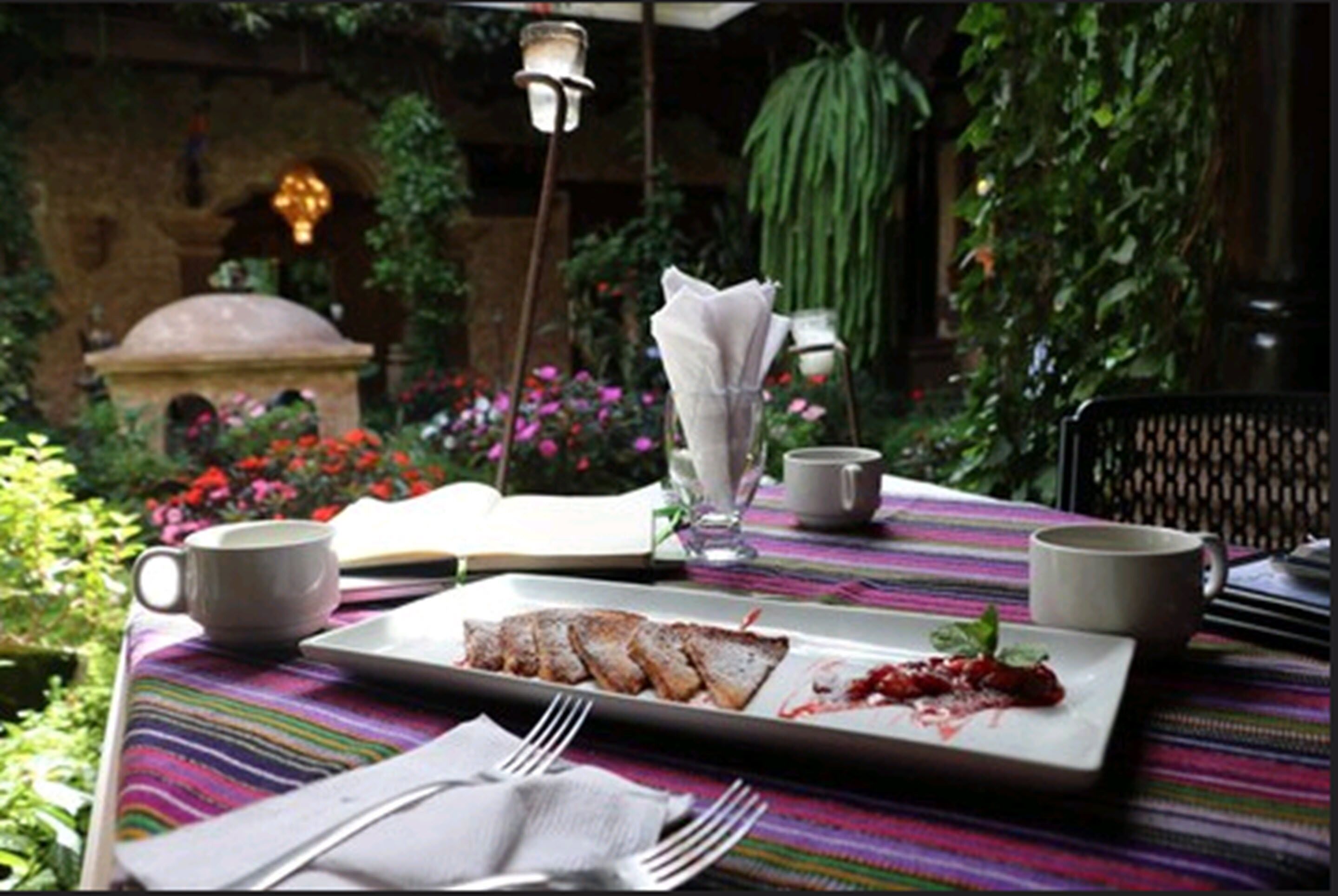 breakfast, lunch, dinner served; regional cuisine