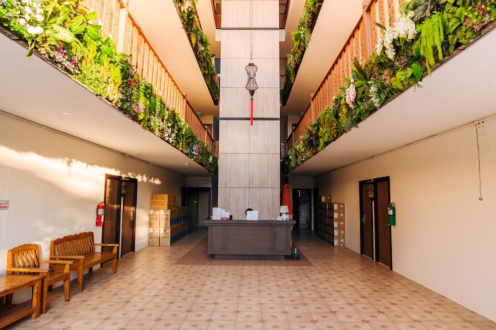 B2 Airport Boutique & Budget Hotel