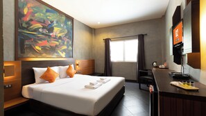 Deluxe Premier (2 storied building) | Bàn, màn/rèm cản sáng, truy cập Internet không dây miễn phí 