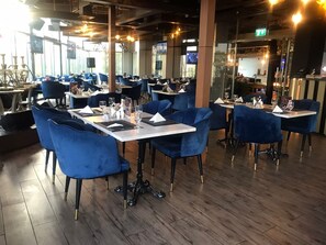 Colazione a buffet, servita tutte le mattine (65 AED a persona)