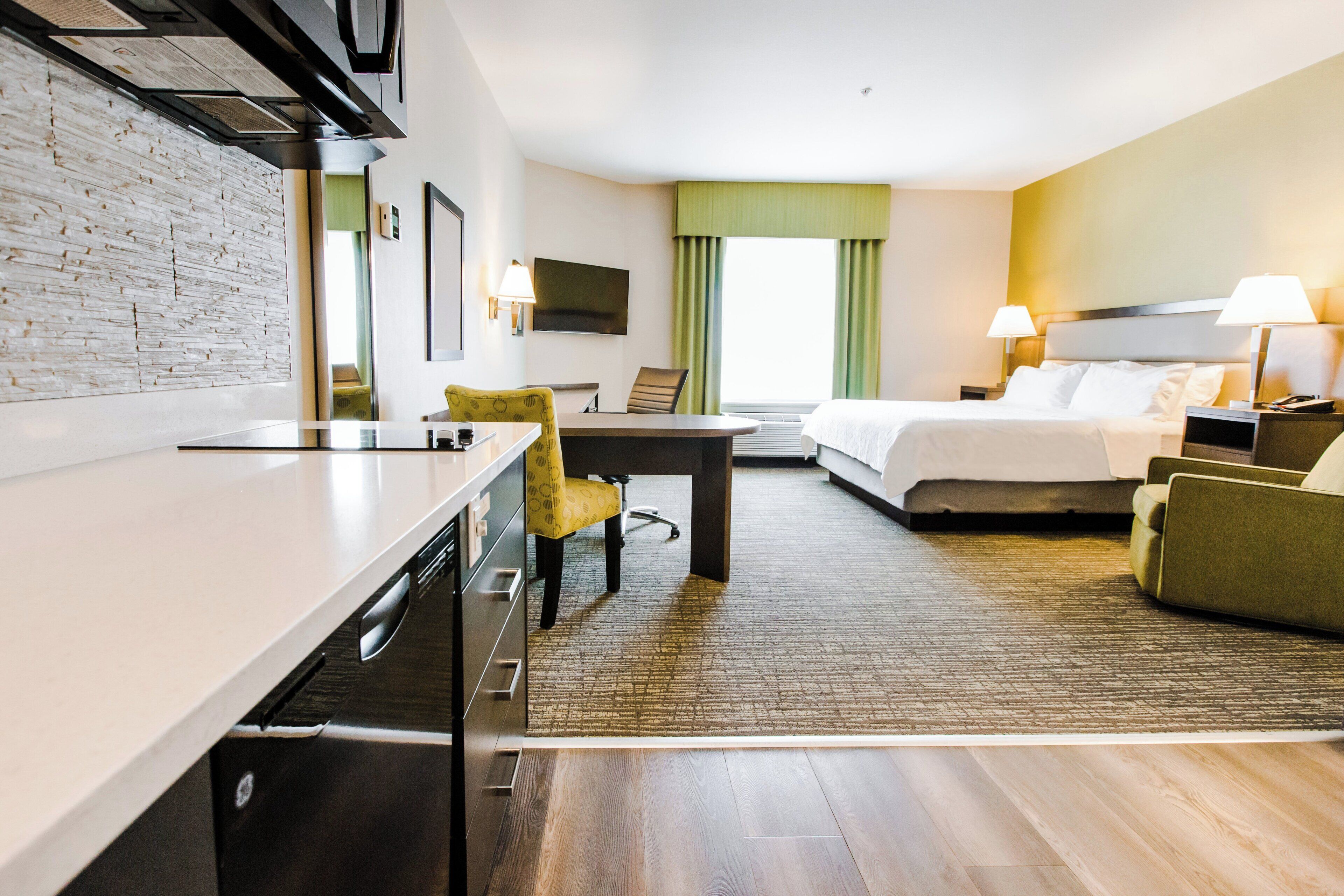 Studio Suite, 1 King Bed, Accessible (Comm, Access Tub)