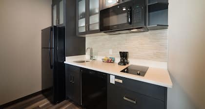 Candlewood Suites West Edmonton - Mall Area by IHG