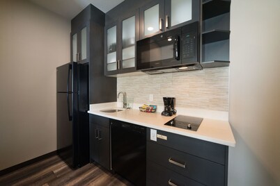 Candlewood Suites West Edmonton - Mall Area by IHG