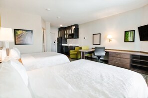 Pillow-top beds, in-room safe, desk, blackout curtains - Candlewood Suites West Edmonton - Mall Area by IHG (Edmonton)