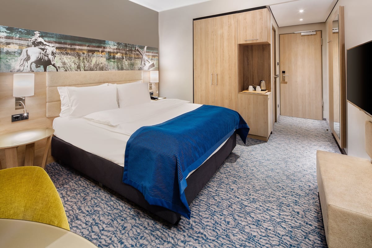 In-room safe, desk, laptop workspace, blackout curtains